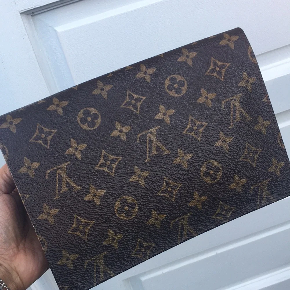 💯Authentic Louis Vuitton Vintage Clutch